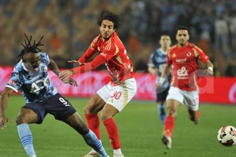 الأهلي أو بيراميدز: رابطة الأندية تؤكد تسليم درع الدوري في الملعب بشكل رسمي