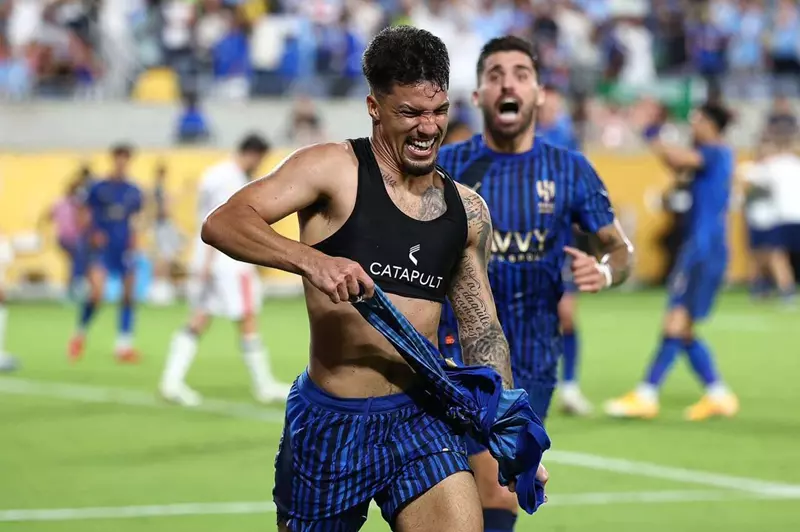 الهلال يعلن رسميًا عن انضمام ليوناردو للتدريبات الجماعية