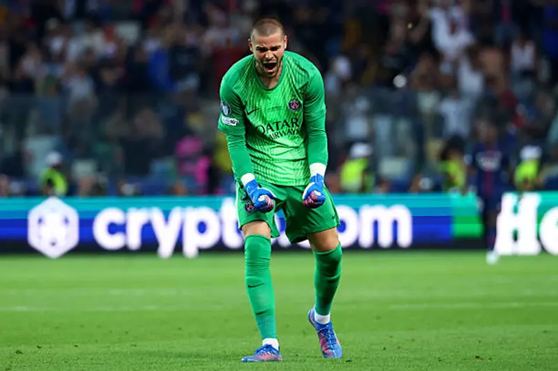 بديل دوناروما: تقييم أداء شوفالييه في ظهوره الأول مع باريس سان جيرمان