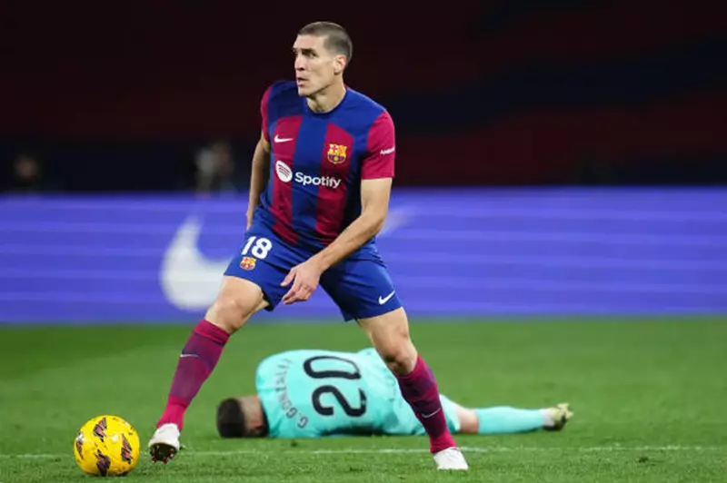 برشلونة يستعد لإعلان رحيل أوريول روميو وتسجيل لاعبين جدد