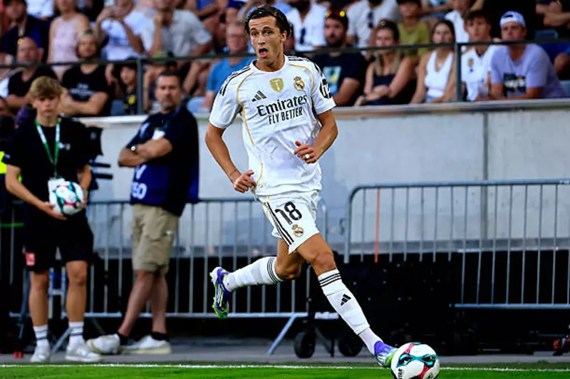 تحليل أداء كاريراس مع ريال مدريد وتوافقه مع متطلبات المدرب