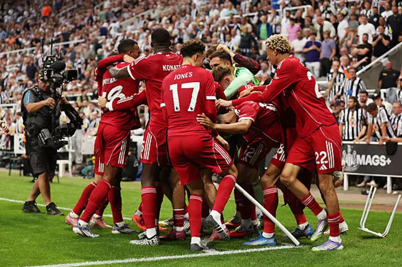 ثلاثي بالعلامة الكاملة: تطورات ترتيب الدوري الإنجليزي بعد انتصار ليفربول على نيوكاسل