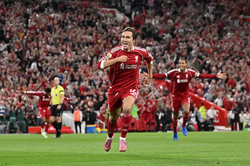 كييزا وصلاح يقودان ليفربول لفوز ساحق على بورنموث في بداية الدوري الإنجليزي